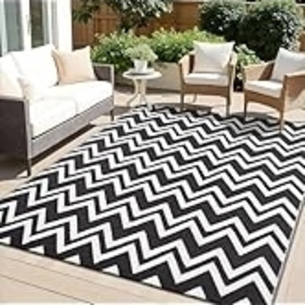 Outdoor Straw Carpet / Mat - Black and White Extra Light Weight  Portable